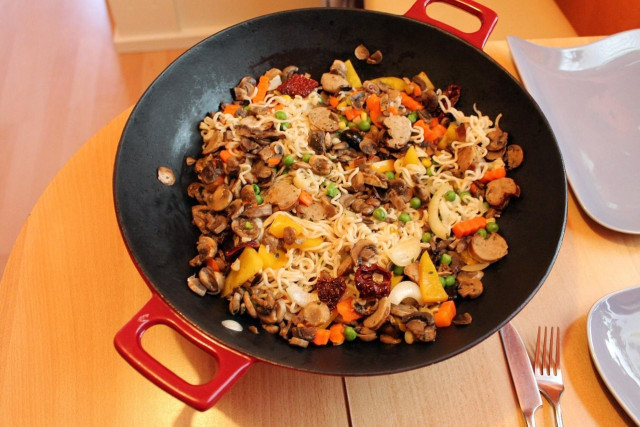 Paella de mariscos frescos